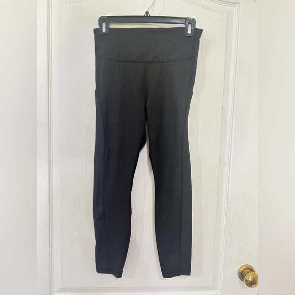 FINAL PRICE Athleta Ultimate Stash Pocket Embossed 7/8 Tight - Picture 1 of 8